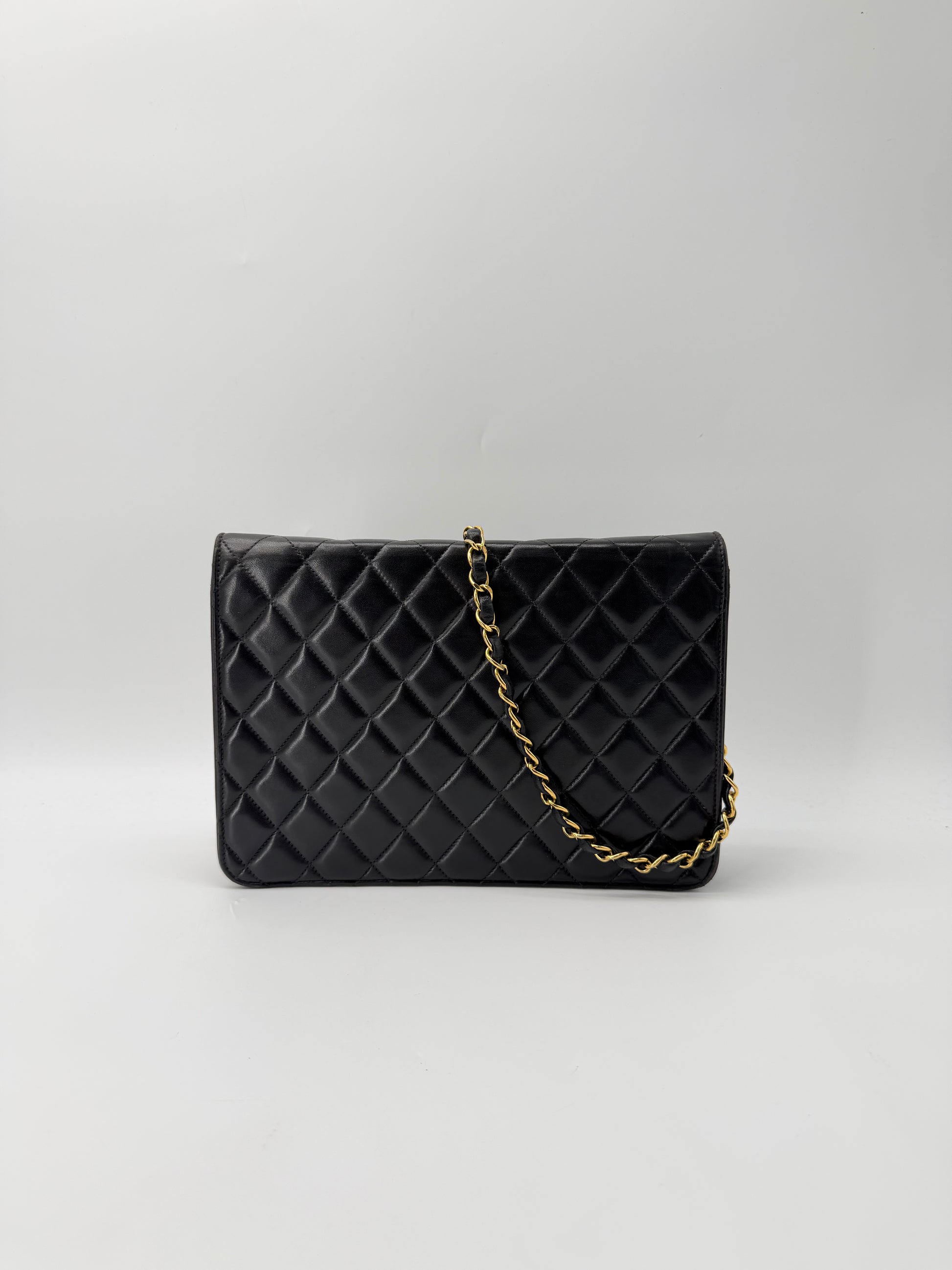 CHANEL CLASSIC FLAP