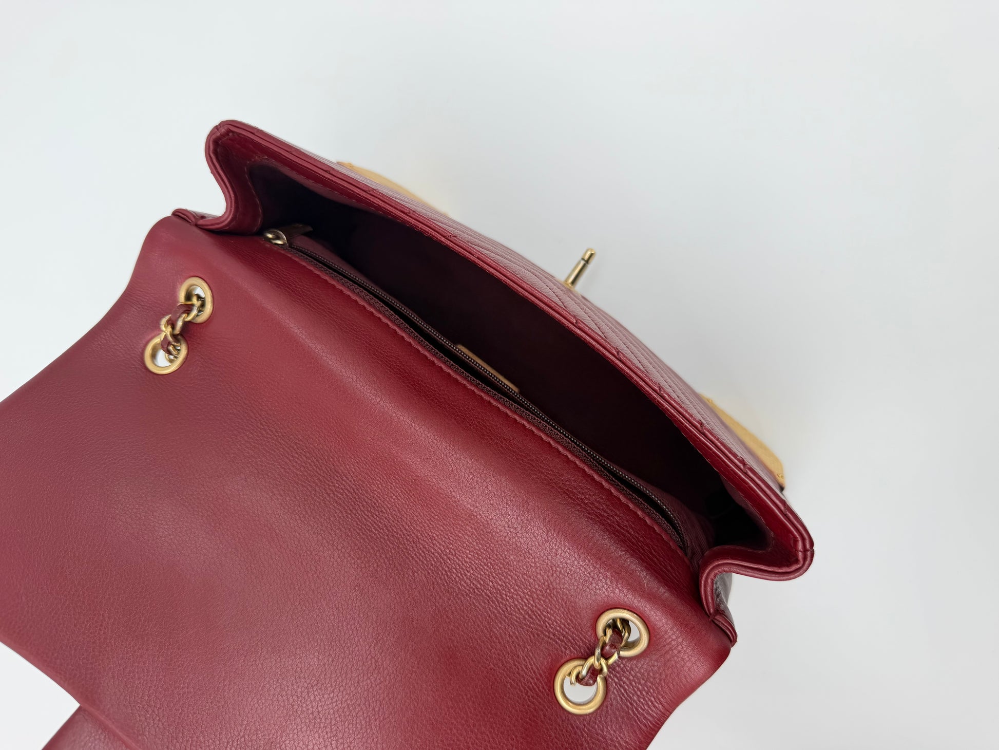 CHANEL ROCK THE CORNER FLAP BAG