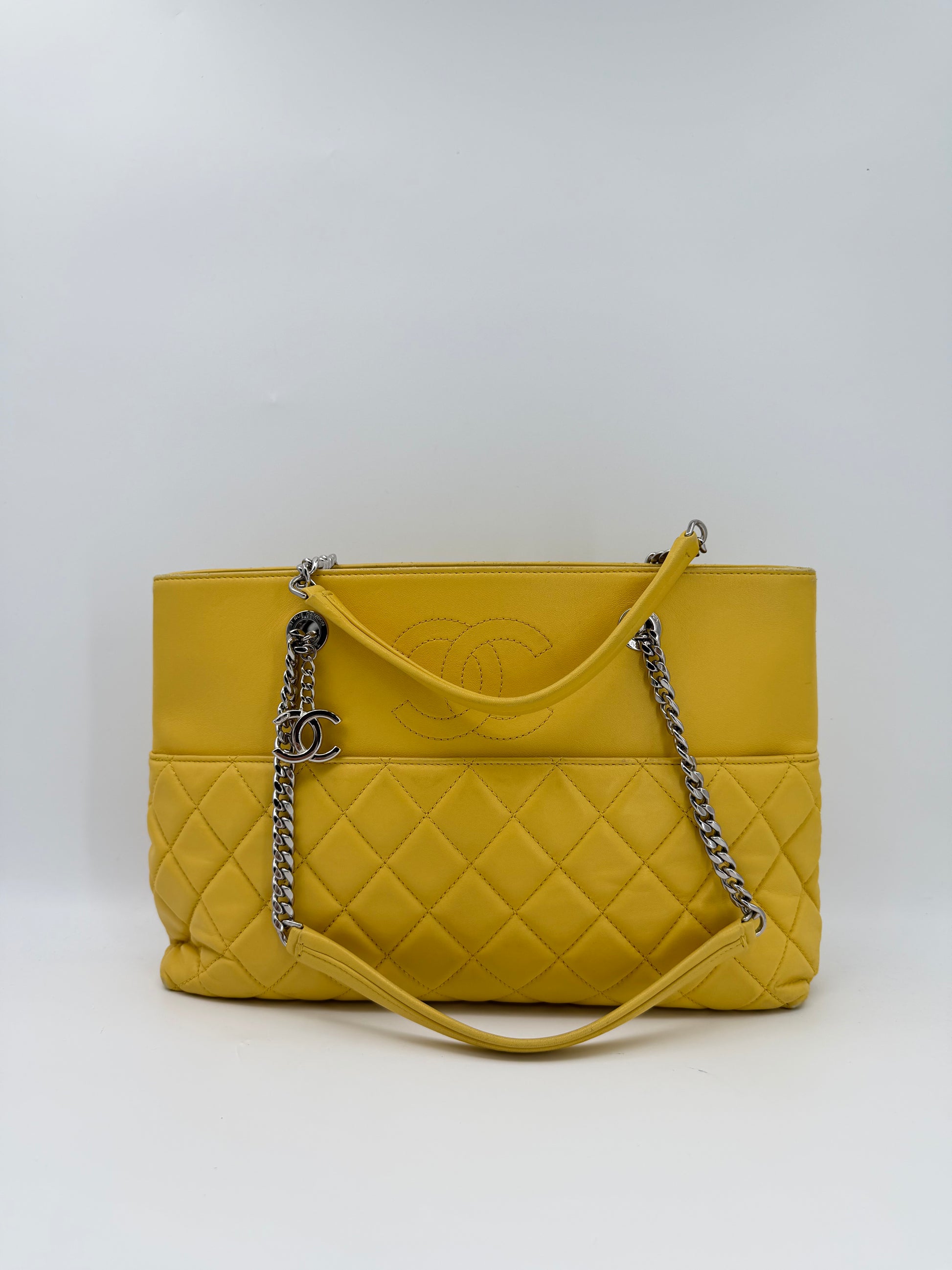 CHANEL MATELASSE TOTE