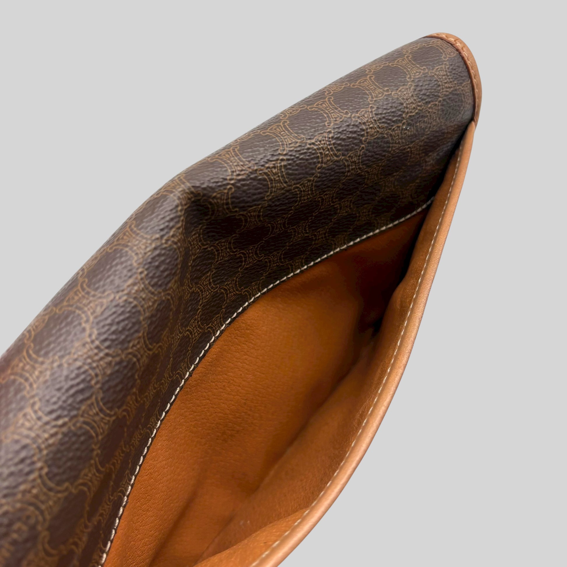 Céline Macadam Shoulder
