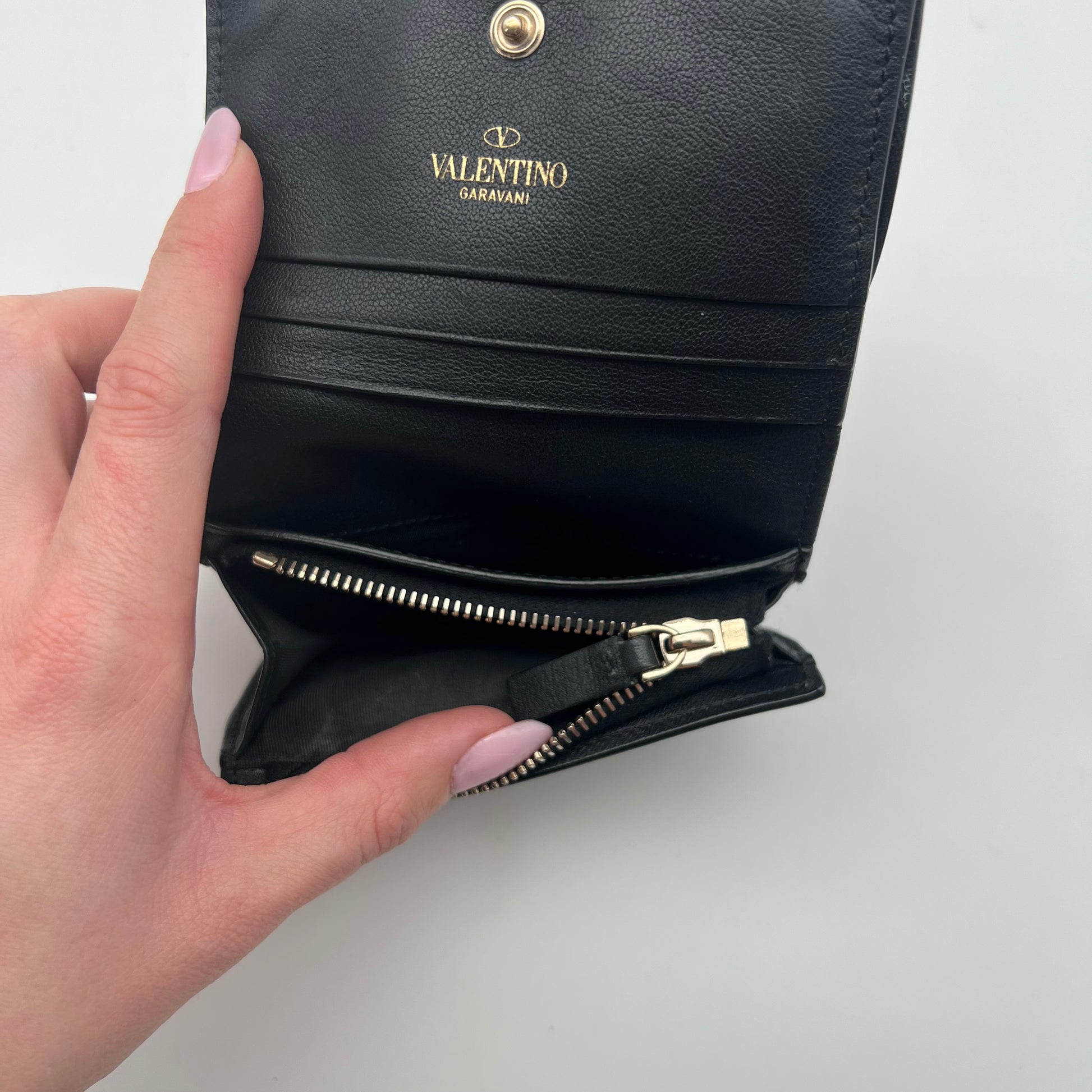 Valentino Compact