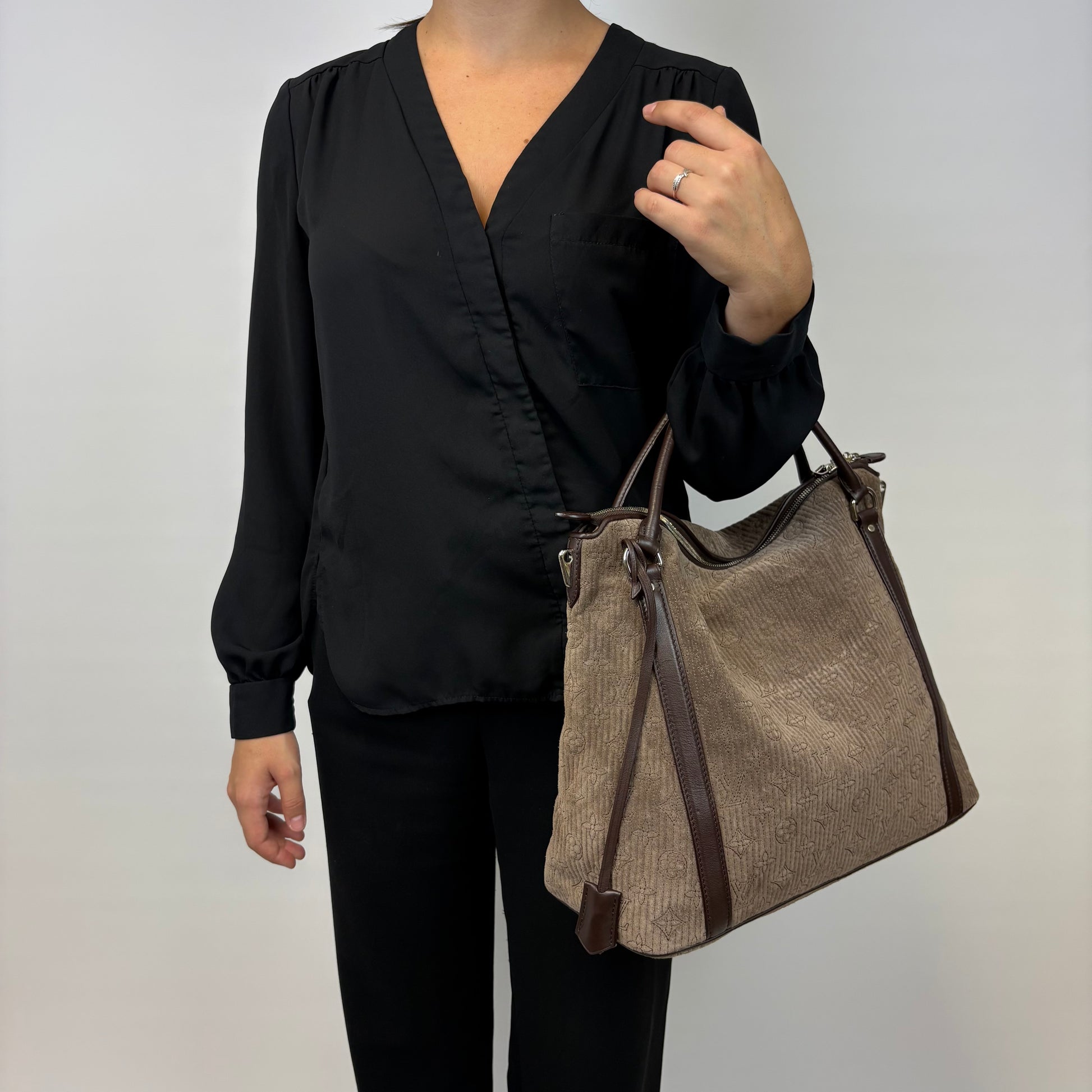 Louis Vuitton Antheia Ixia MM