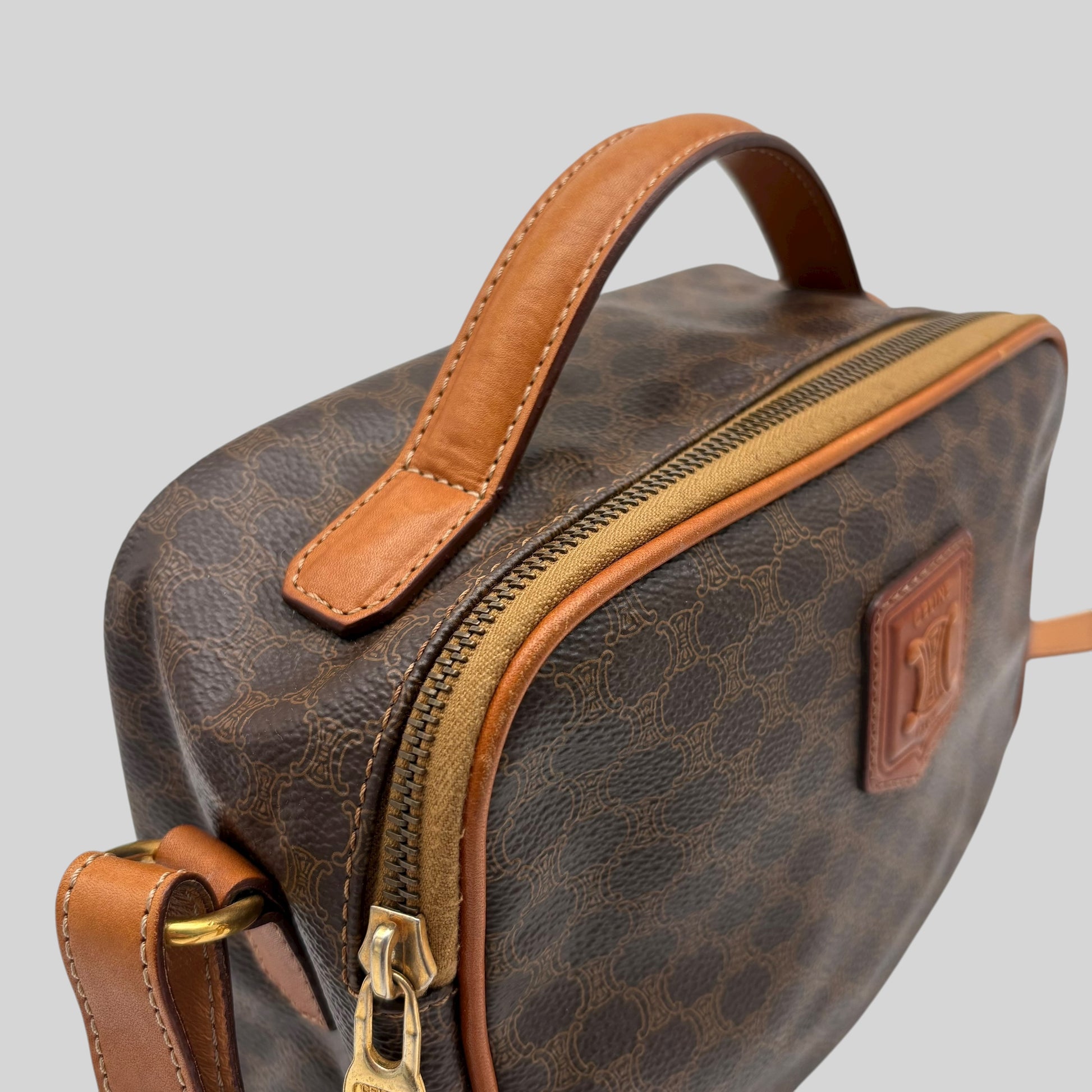 Céline Macadam Shoulder