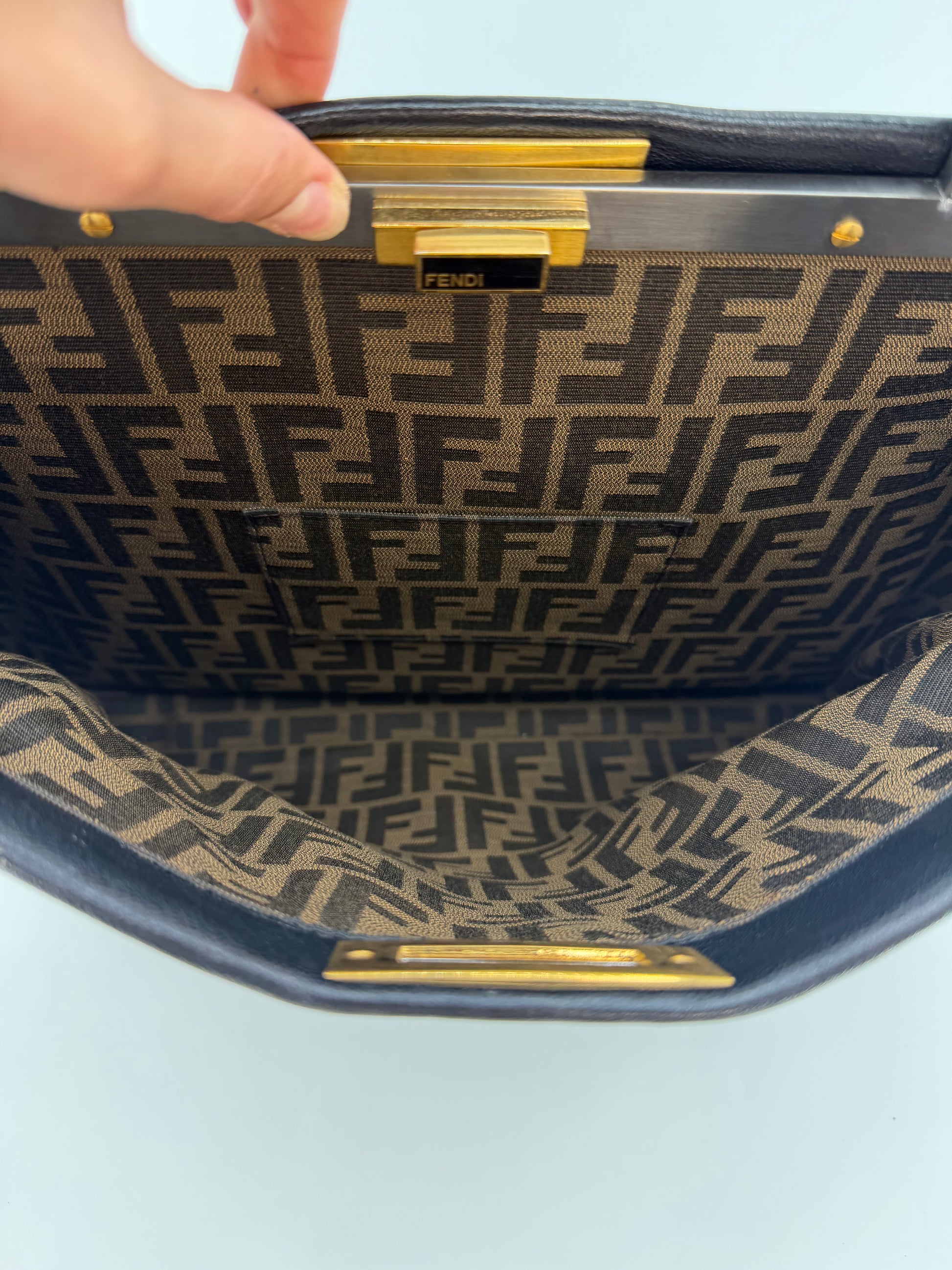 FENDI PEEKABOO L