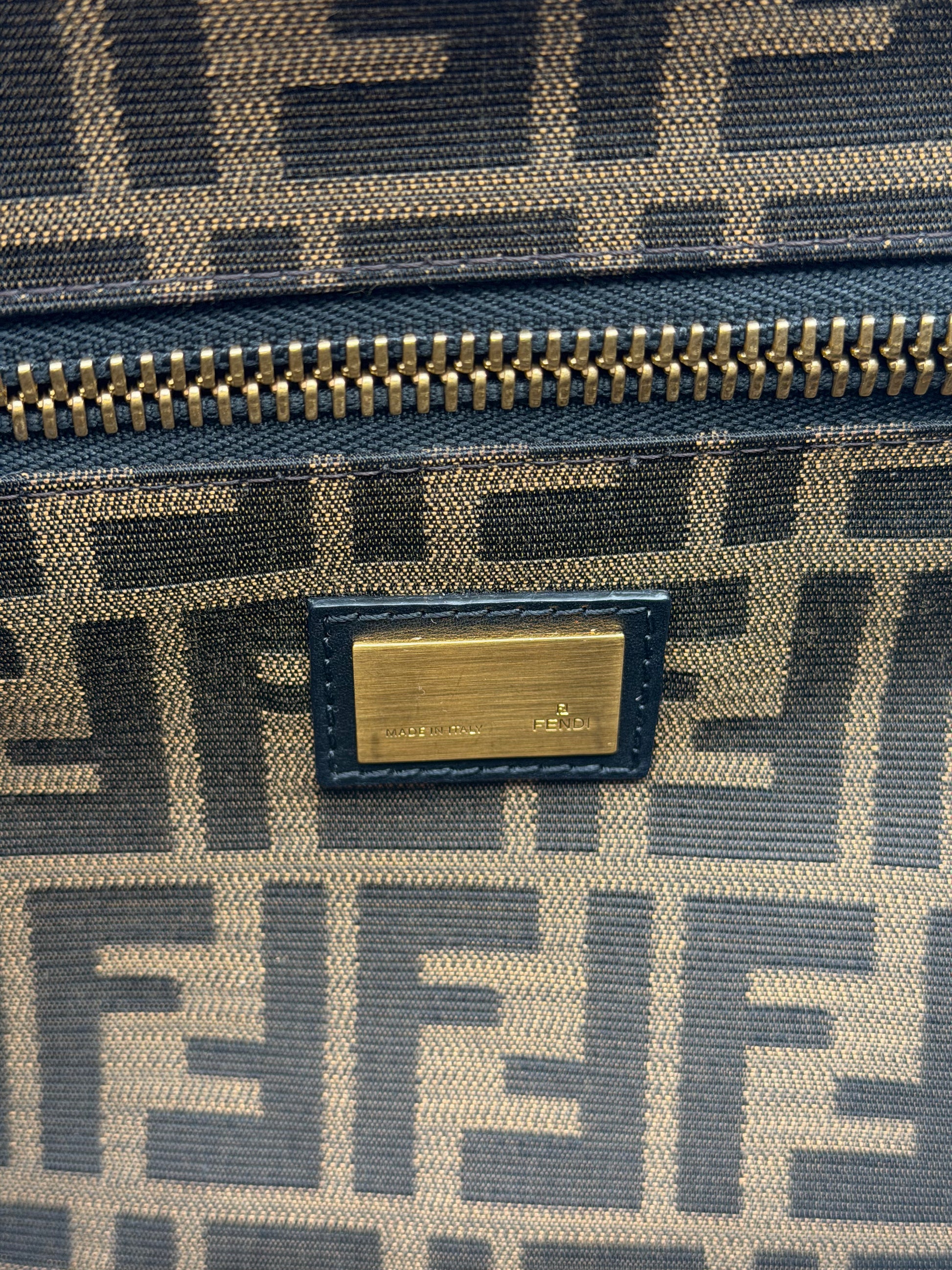 FENDI PEEKABOO L