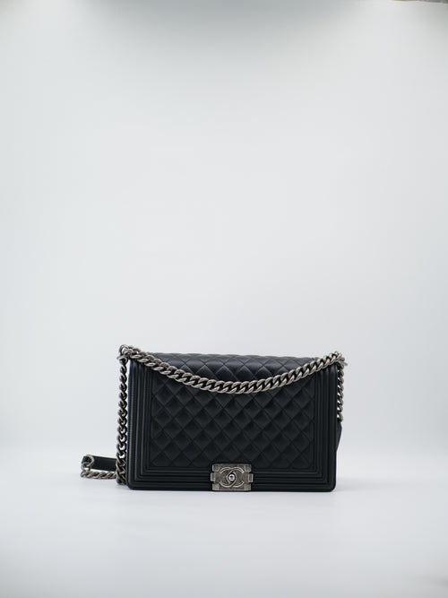 Sac a main Chanel Boy noir en cuir d'agneau