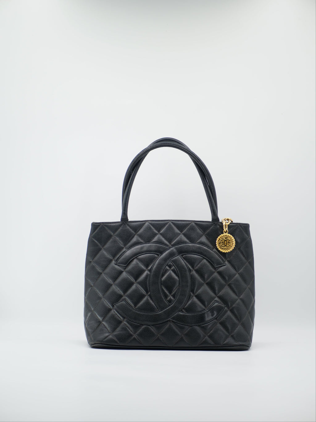 CHANEL MÉDAILLON CAVIAR SKIN