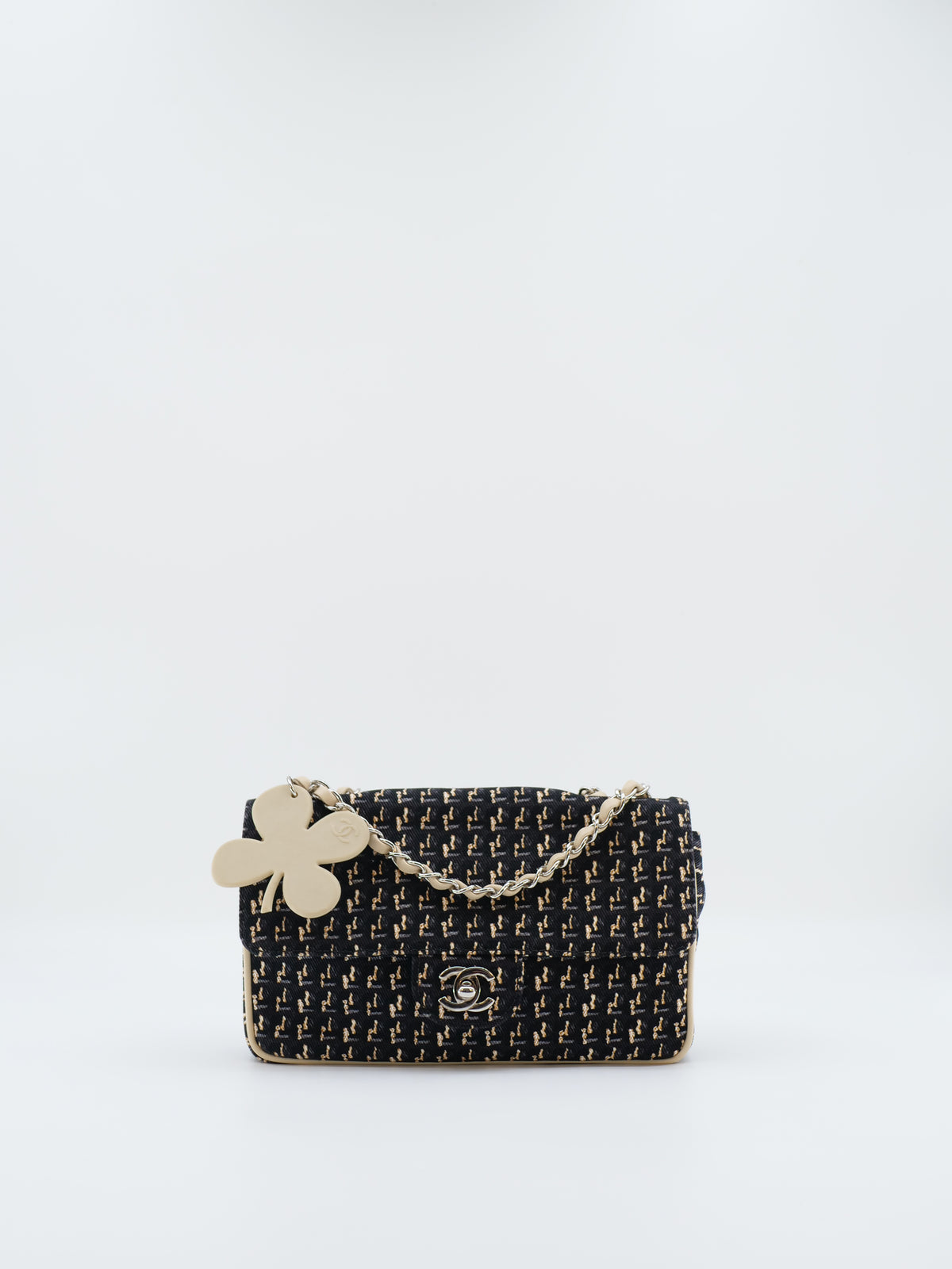 CHANEL CLASSIQUE  FLAP DENIM