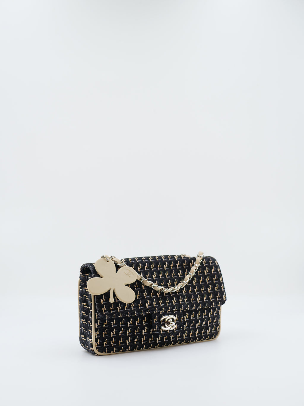 CHANEL CLASSIQUE  FLAP DENIM