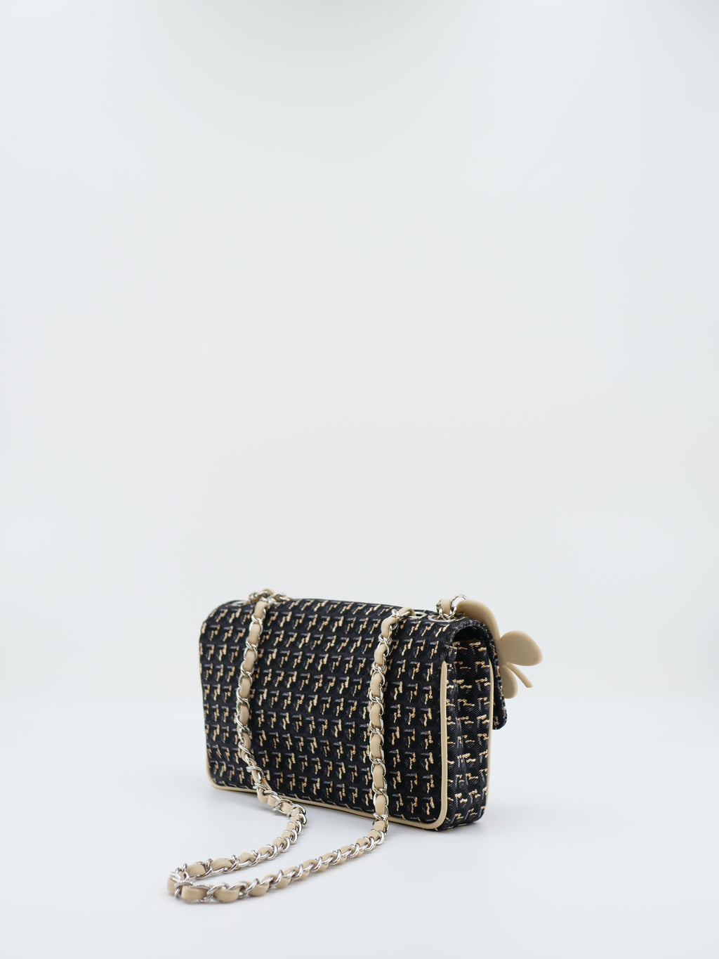 CHANEL CLASSIQUE  FLAP DENIM