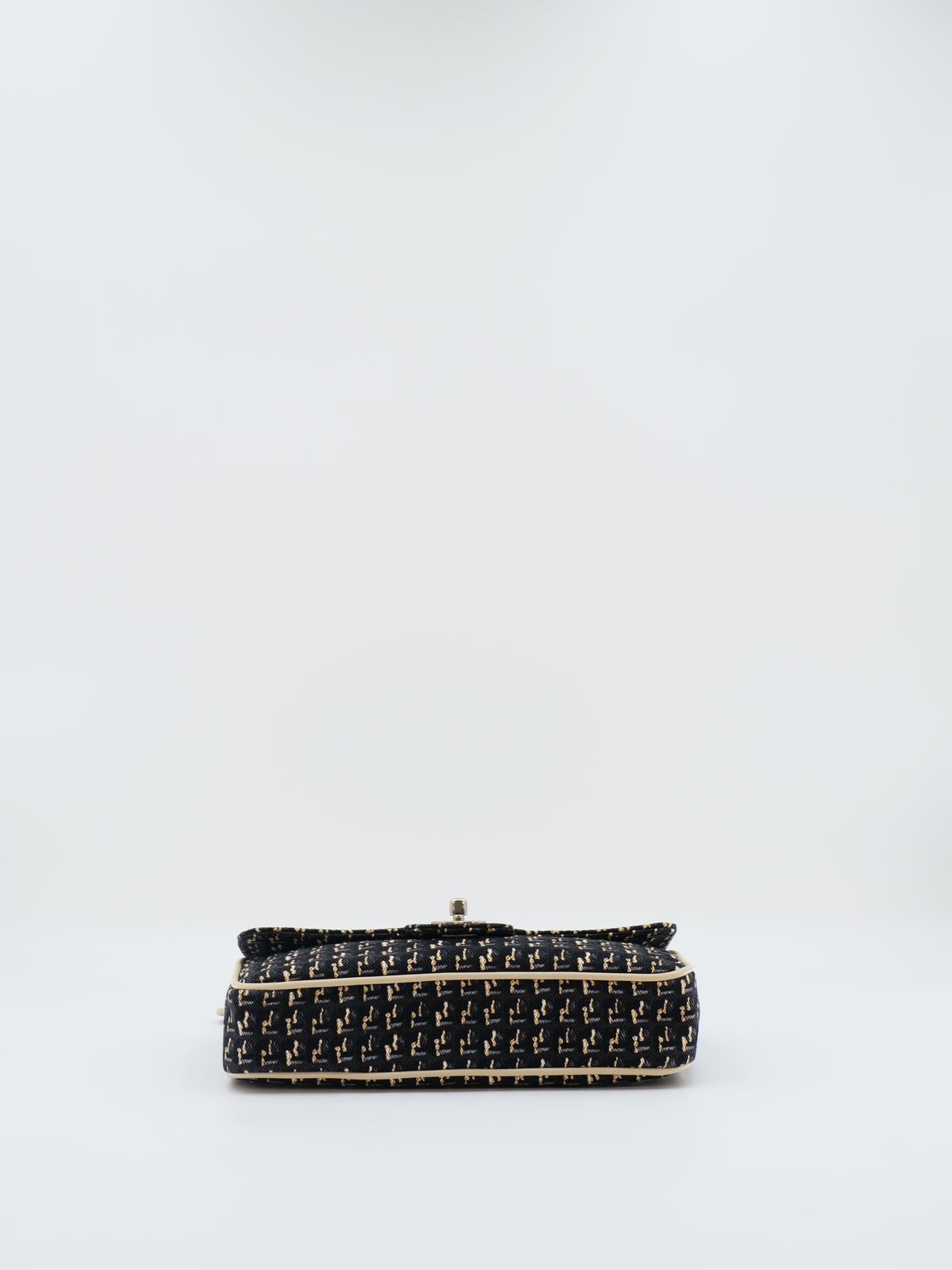 CHANEL CLASSIQUE  FLAP DENIM