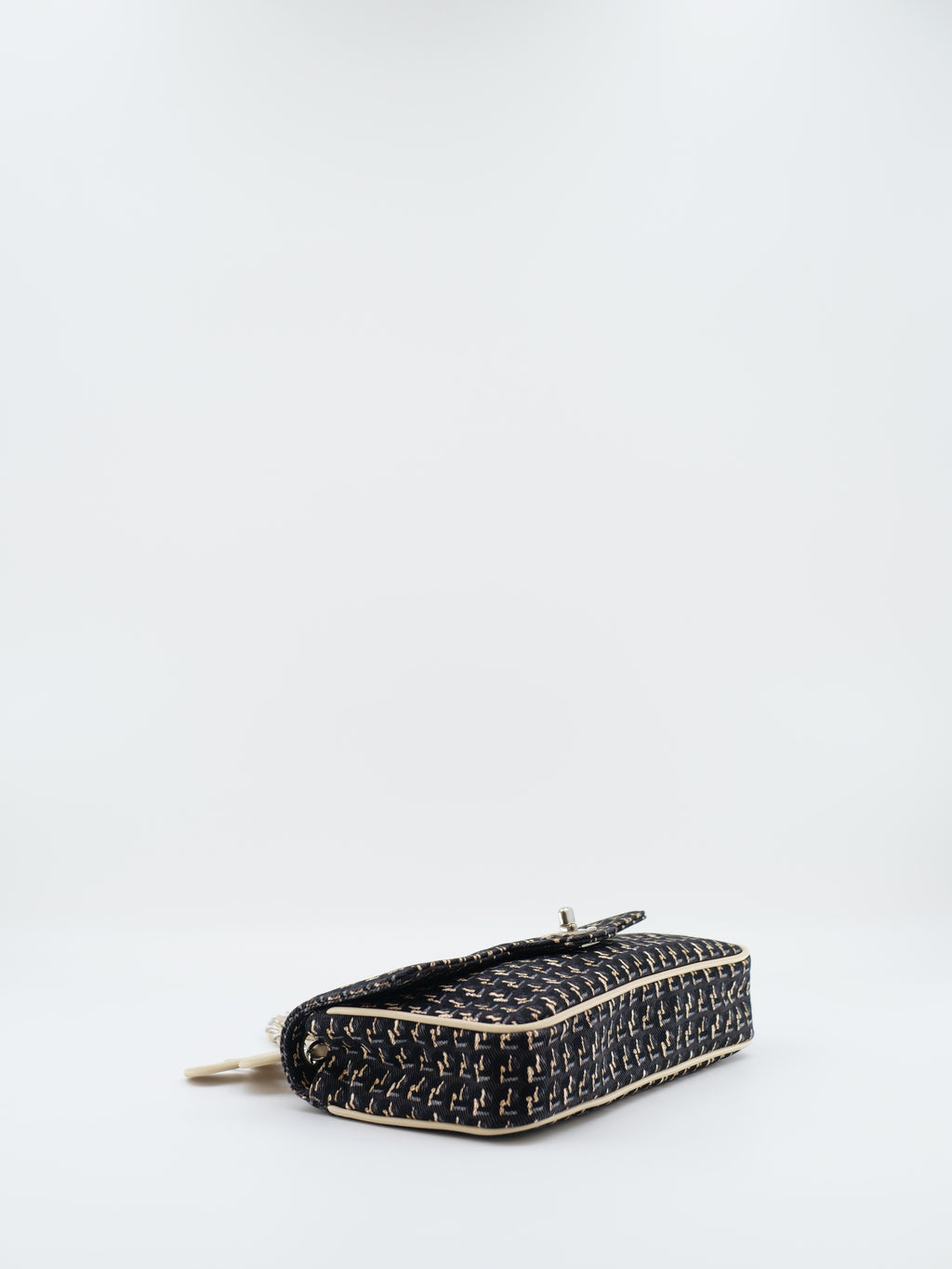 CHANEL CLASSIQUE  FLAP DENIM