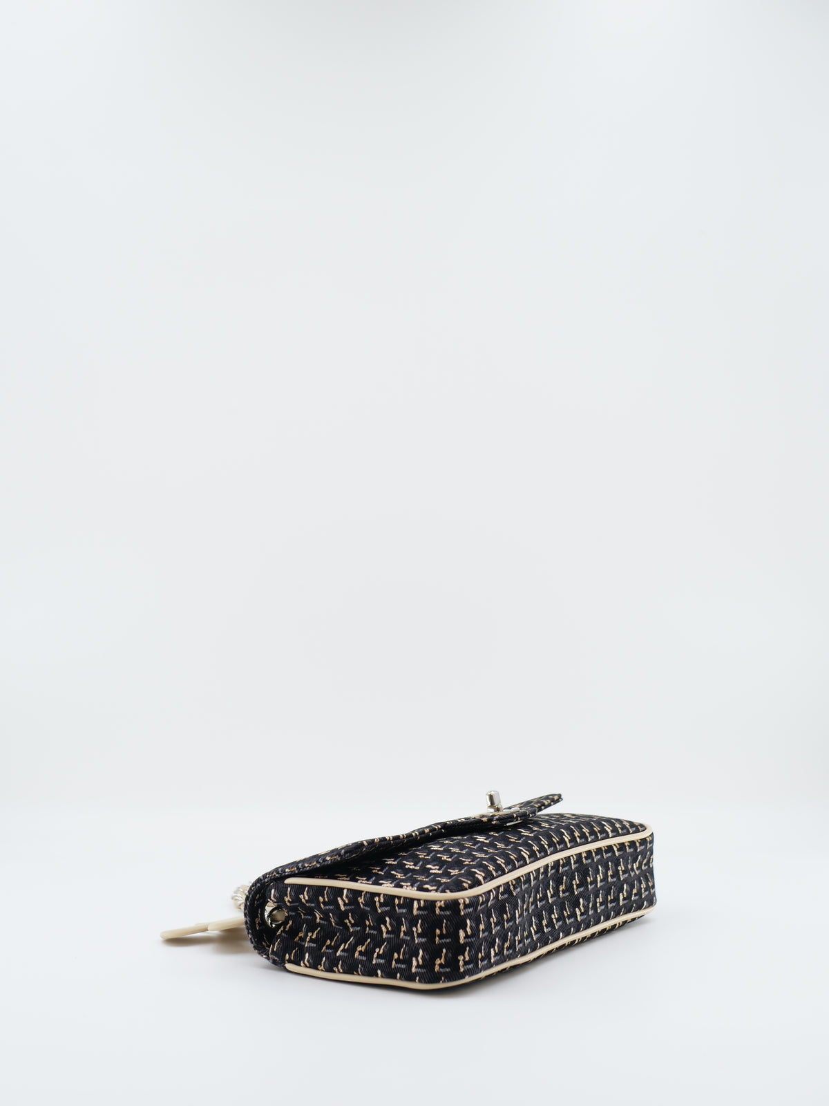 CHANEL CLASSIQUE  FLAP DENIM