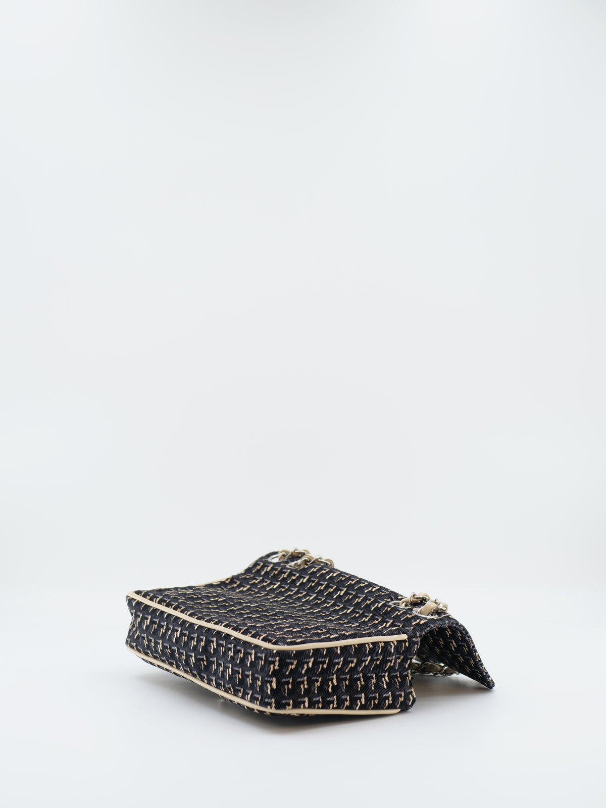 CHANEL CLASSIQUE  FLAP DENIM