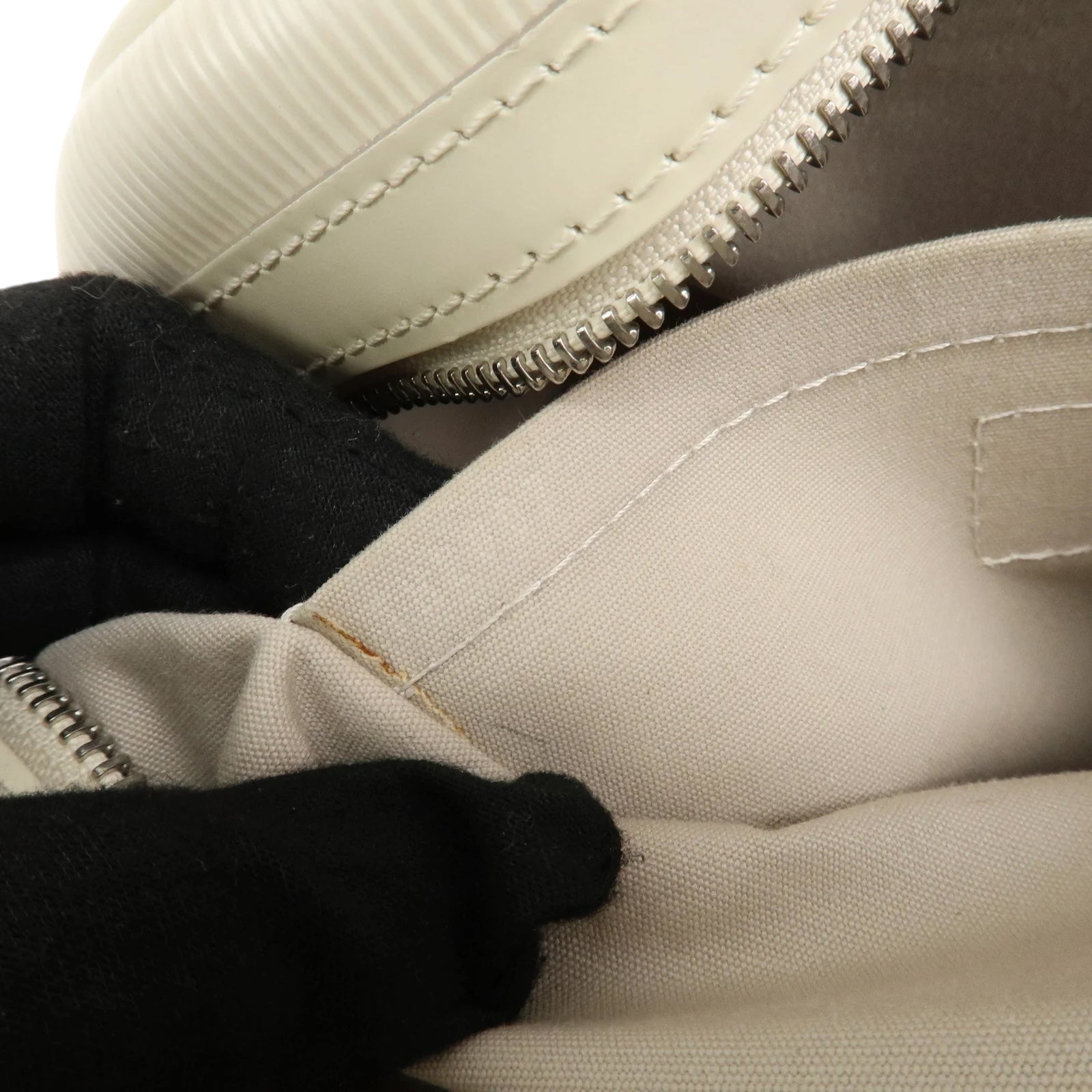 Louis Vuitton Bowling Montaigne Epi