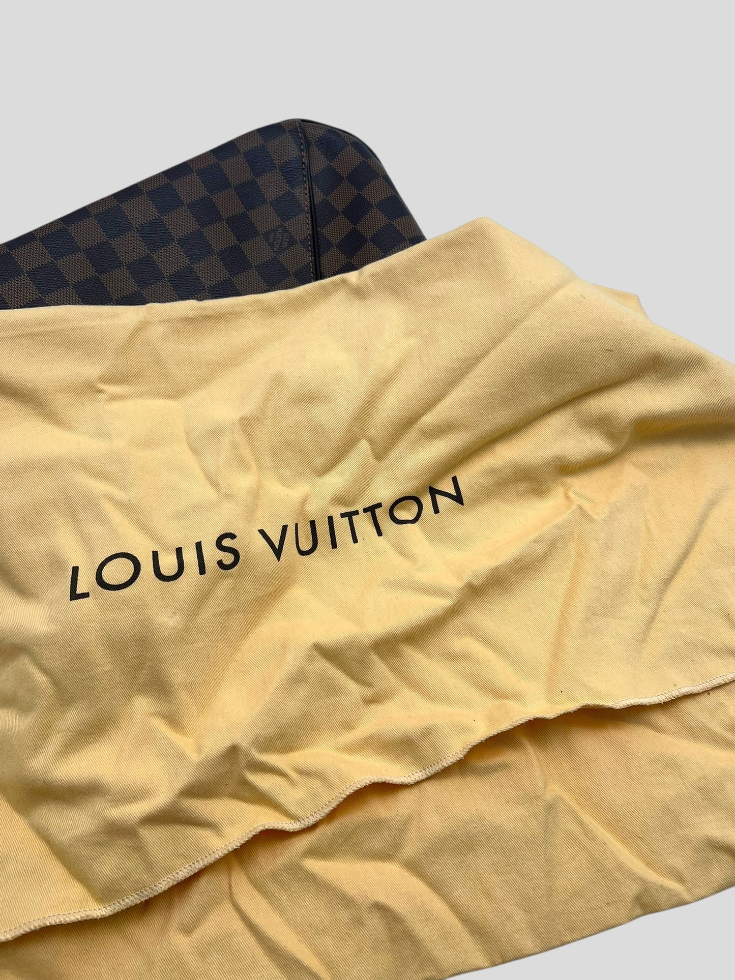 Louis Vuitton Thames PM