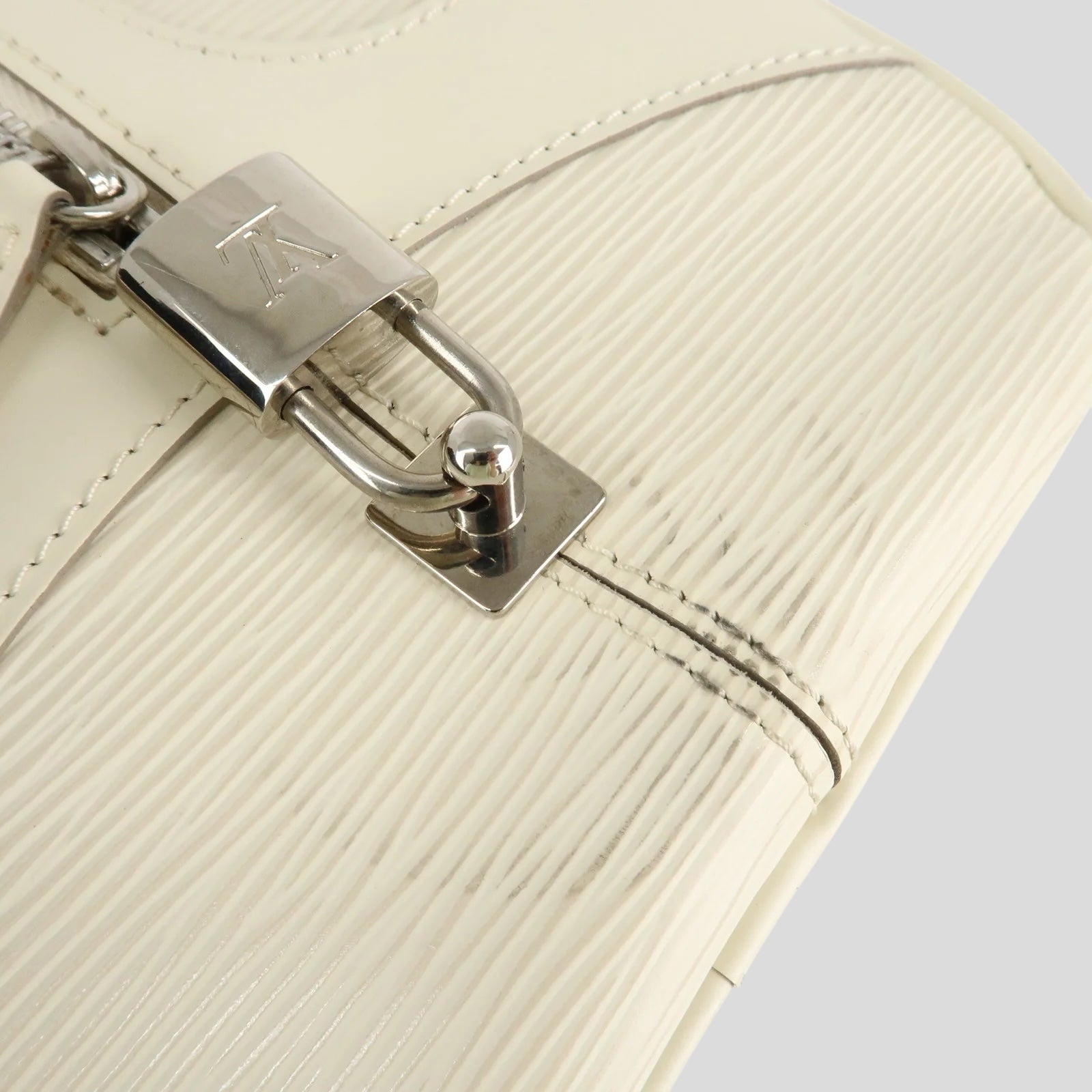 Louis Vuitton Bowling Montaigne Epi