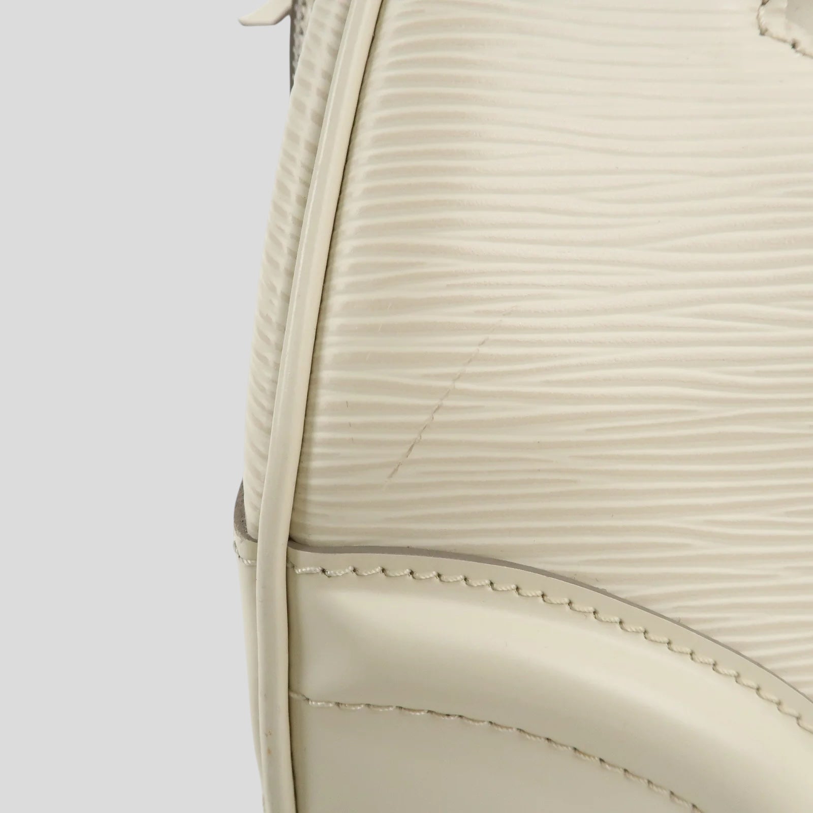 Louis Vuitton Bowling Montaigne Epi